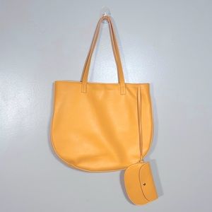 Oversized shoulder bag